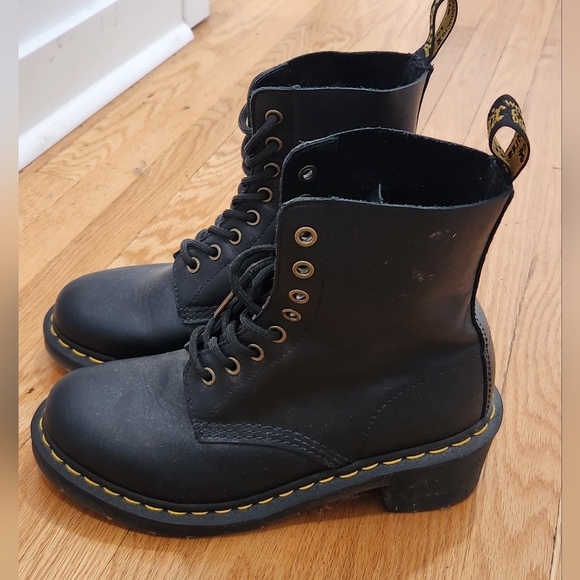 Boots - Picture 3 of 5